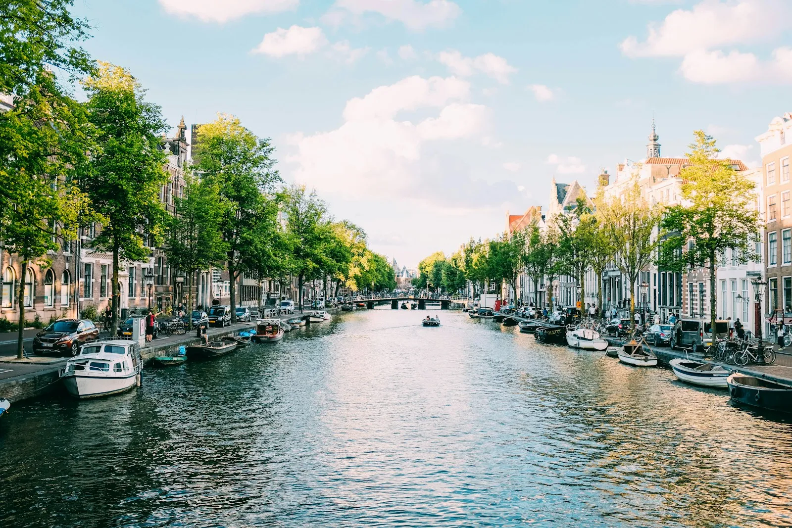Aardgasvrij Amsterdam: Wanneer, Wijkplannen & Kosten