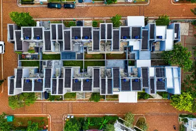 Zonnepanelen Plat Dak VvE Amsterdam: Toestemming &